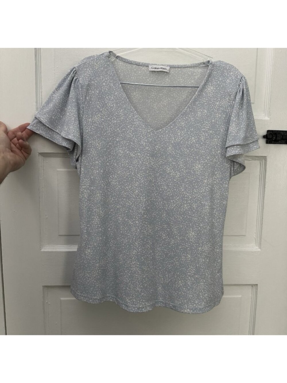 Calvin Klein Women’s Small Gray Speckled V-Neck Flutter Sleeve Blouse